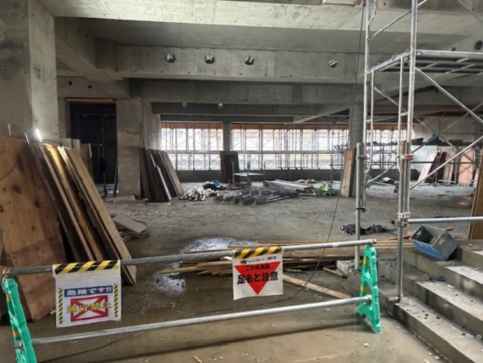 1階の型枠解体状況