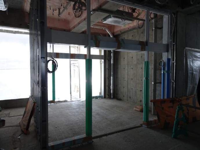 1階南側風除室の出入口