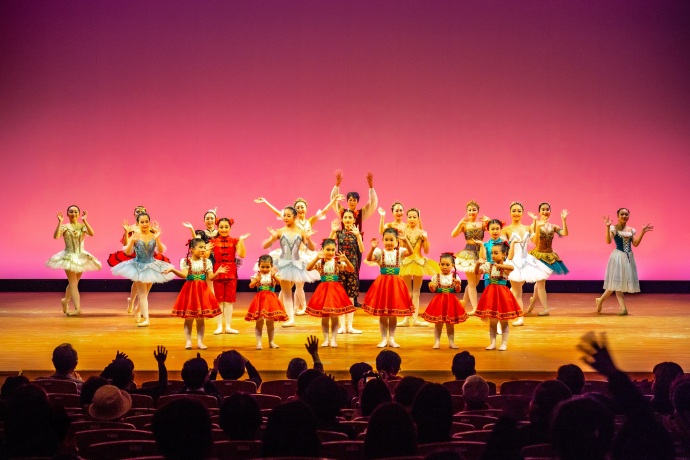 舞台発表の写真