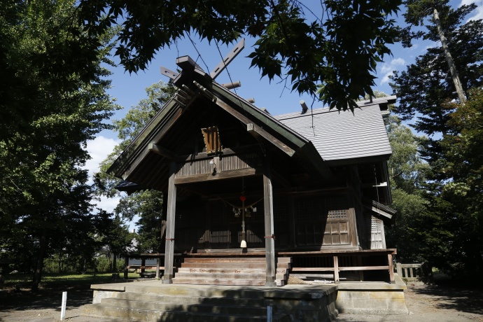 芽生神社外観