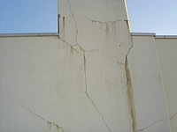 外壁の劣化の例の写真