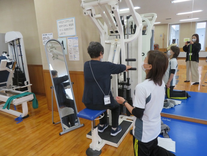 トレーニングマシン