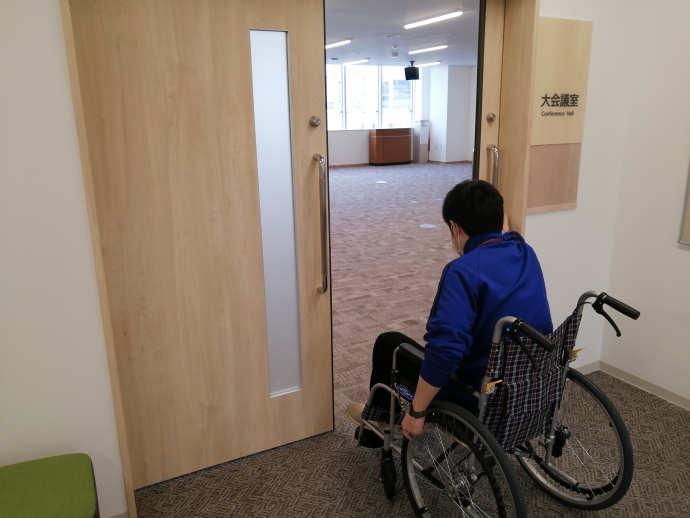 各室出入口