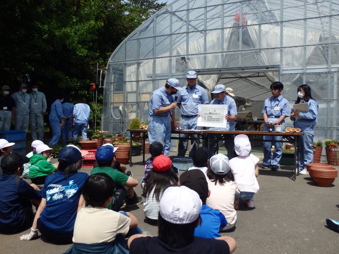 一已小学校　2年1組、納内小学校　3年生と4年生、音江小学校　2年生