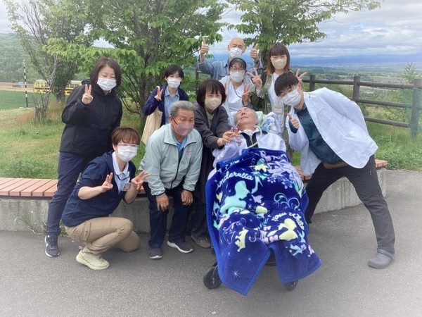 戸外炉（ととろ）峠でお散歩の様子