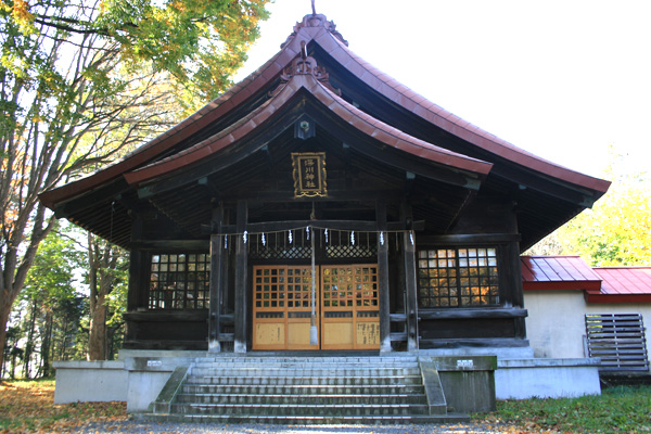 神社の全景写真
