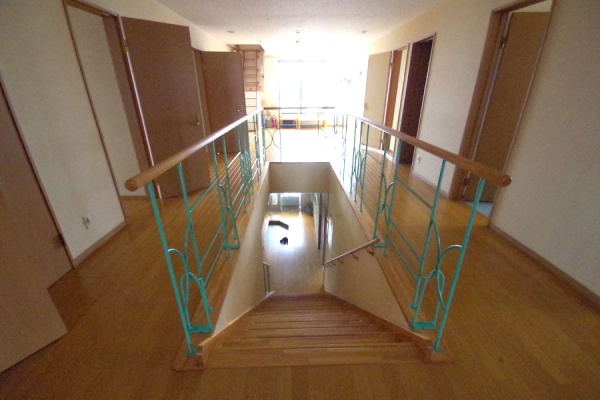 2階階段の写真