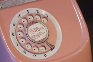 ピンク電話の写真